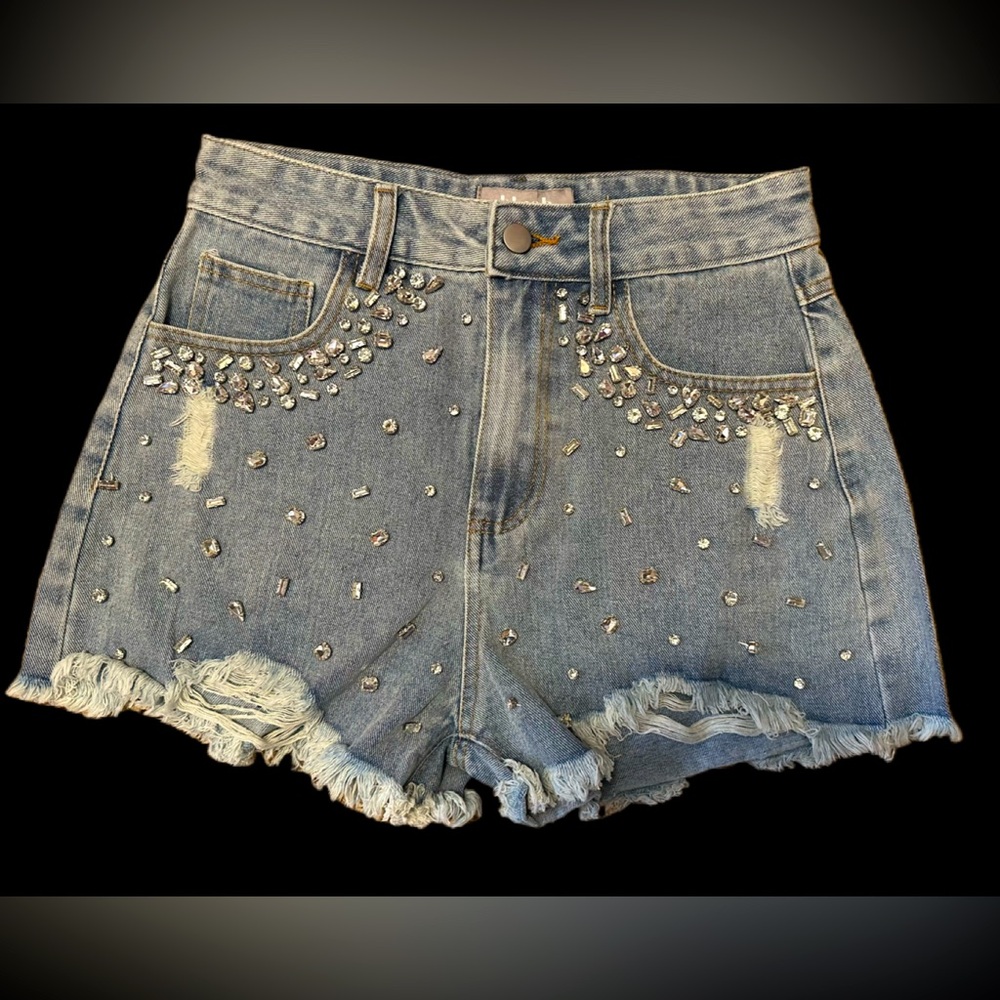RHINESTONE FRAYED SHORTS IN DENIM, size small